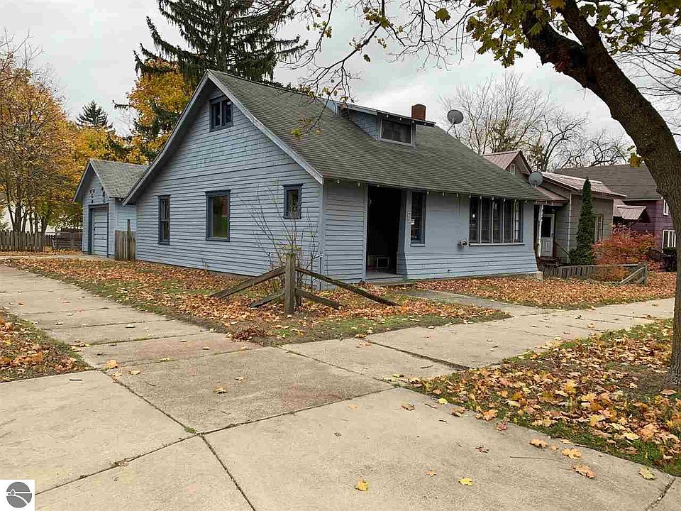 1st image of 222 Evart St