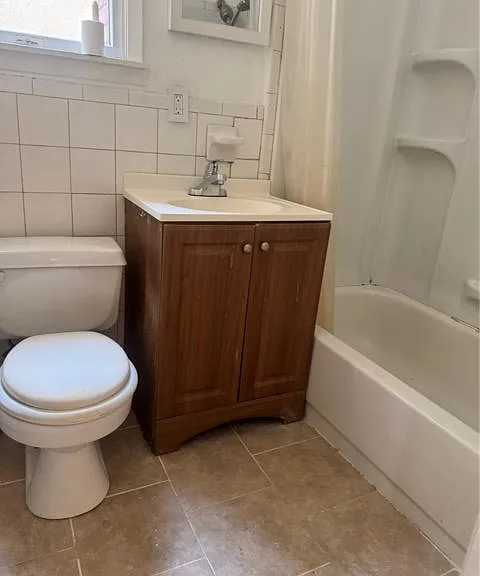 33 Hawthorne Rd — Photo 3