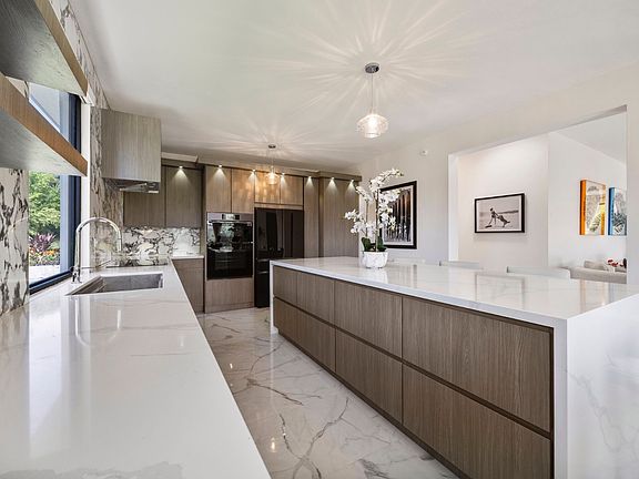 5th image of 411 Valle Escondido