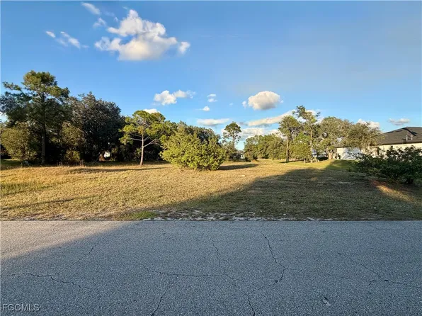 1049/1051 Meadow Rd, Lehigh Acres, FL 33973