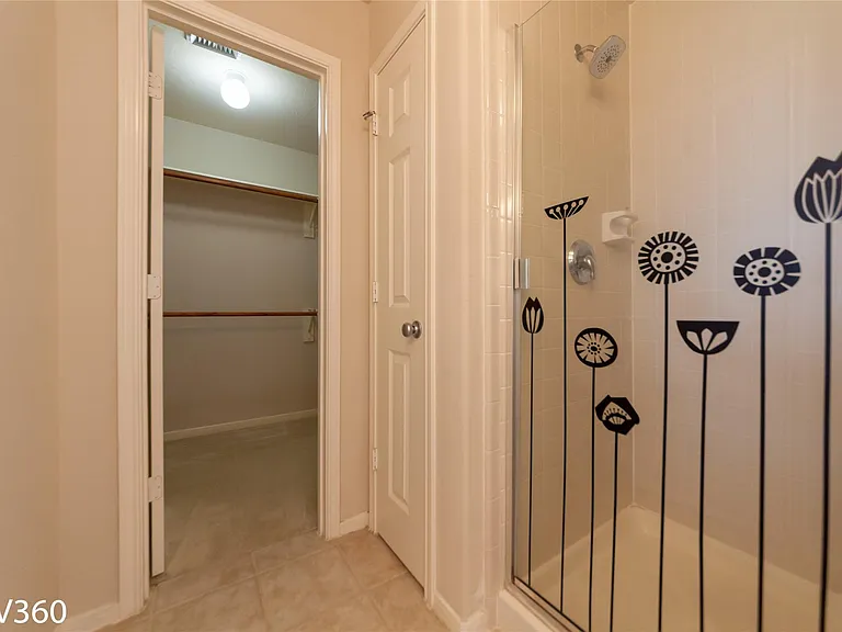 2943 Meadowglen Crst — Photo 18