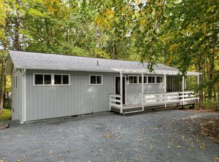 119 Hillside Dr, Lords Valley, PA 18428