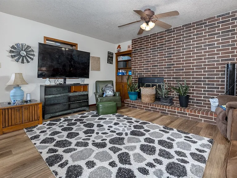 2608 Belknap Ave #2608 — Photo 4