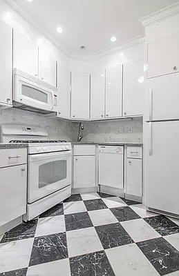 Rented by CitySites Real Estate Group | media 10