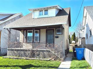 1068 Giles Blvd E, Windsor, ON N9A 4G3