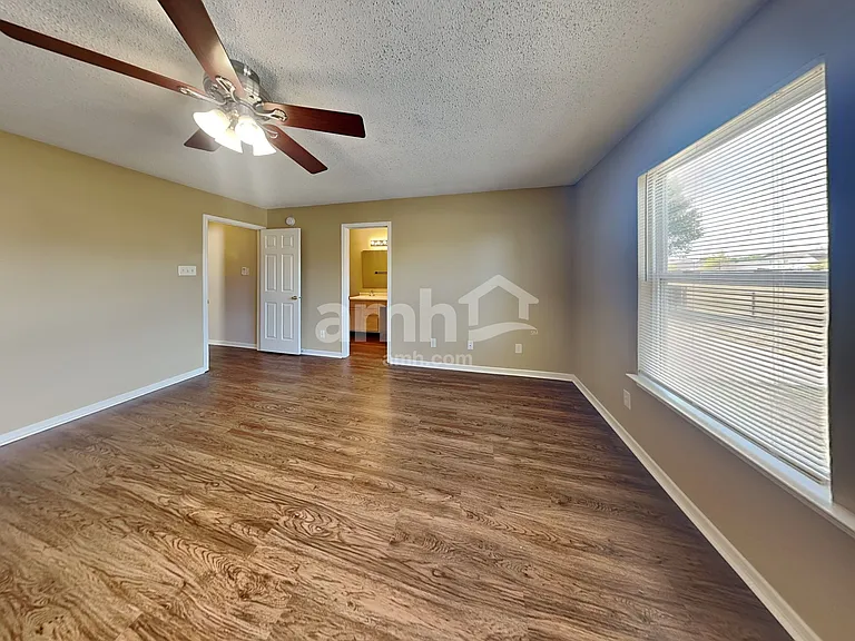 14324 Orange Blossom Trl — Photo 8