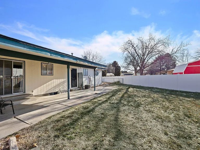 1642 Bel Air Cir — Photo 3