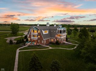 9825 Windy Hills Dr, Zionsville, IN
