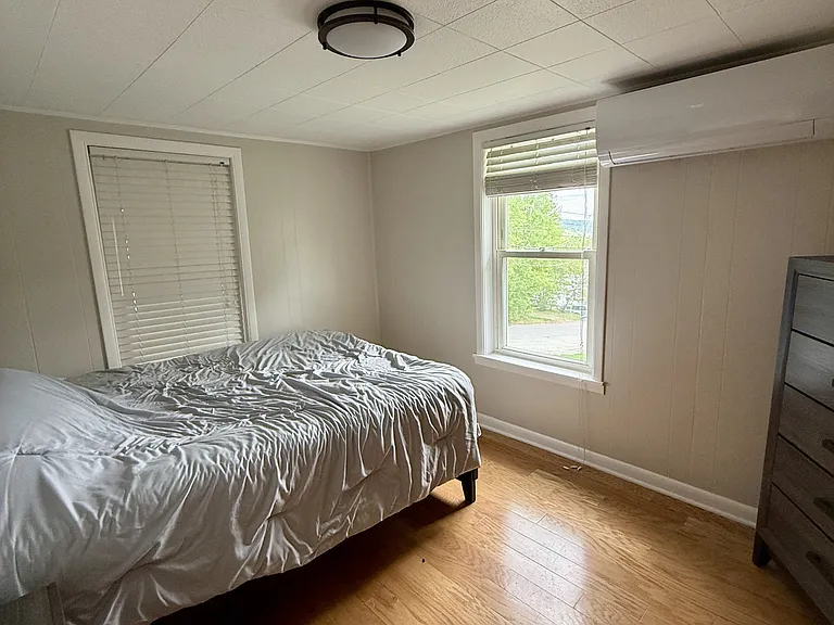 700 Kent St — Photo 10