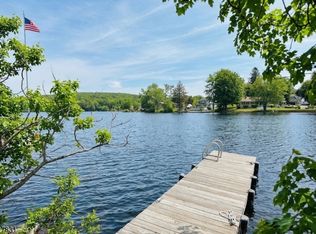 42 Witte Rd, Hewitt, NJ