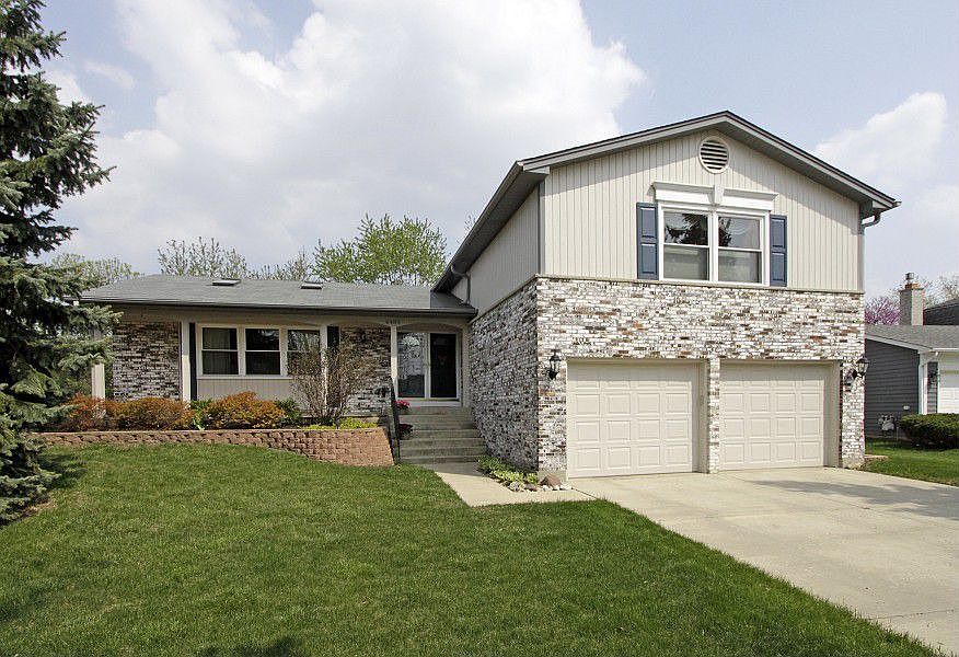 1st image of 4485 N Shorewood Dr