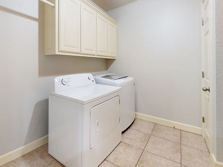 911 NE Arleta Gdns — Photo 18