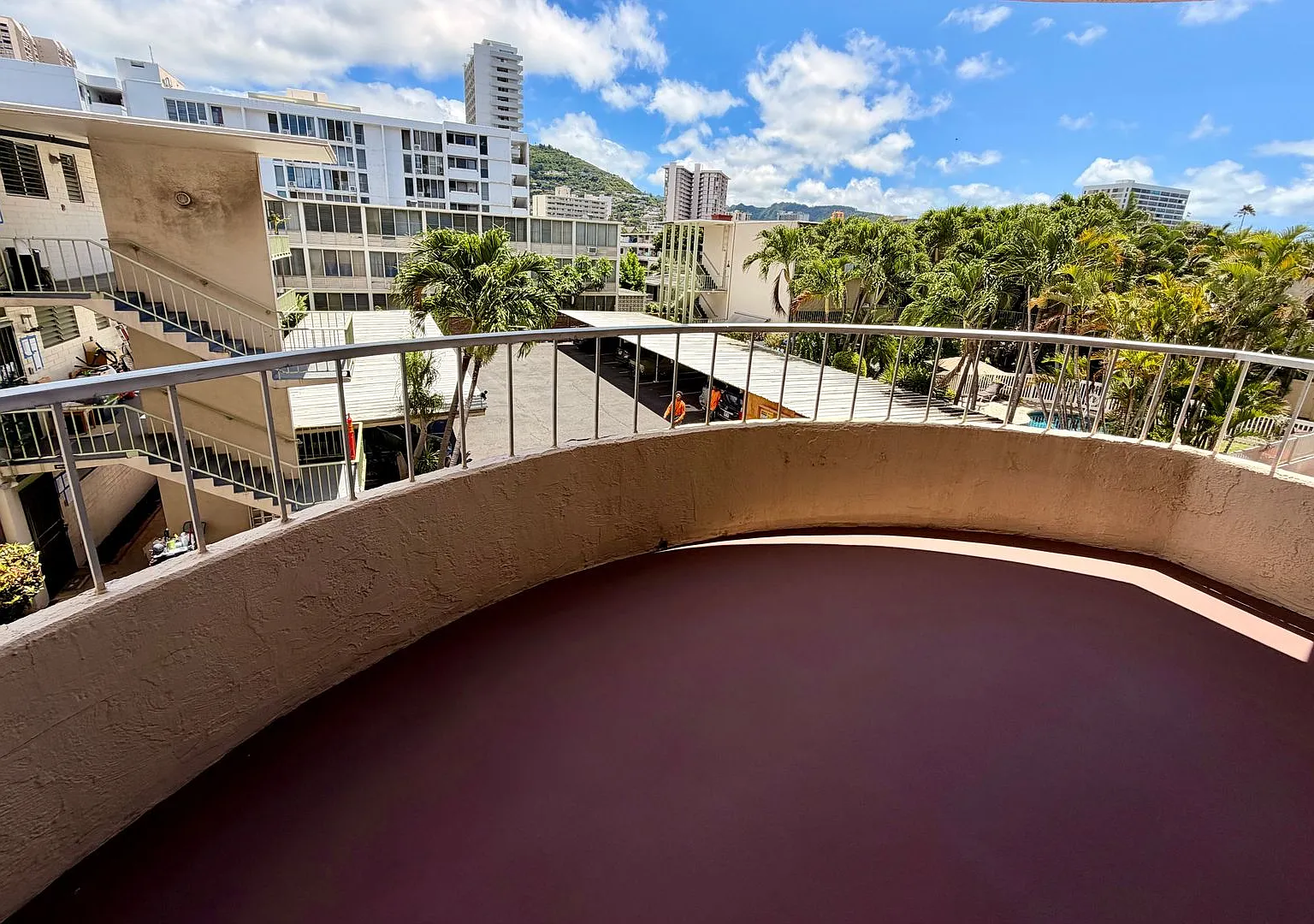 Beautifully Updated 1/2/1 Condo in Lovely Makiki Area — Photo 3