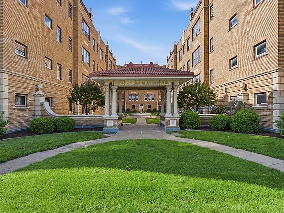 3rd image of 1622 18th Ave APT 24