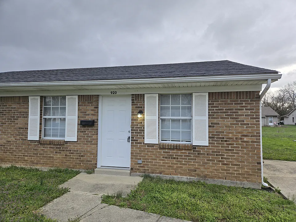 920 Colonial Park Dr