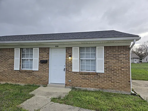 920 Colonial Park Dr Photo 1