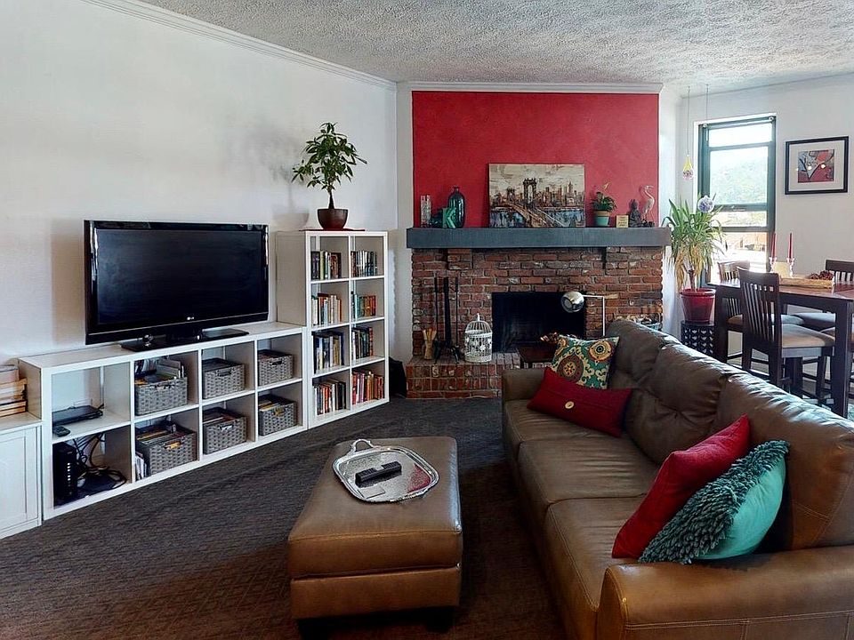 living room/ dining area when occupied