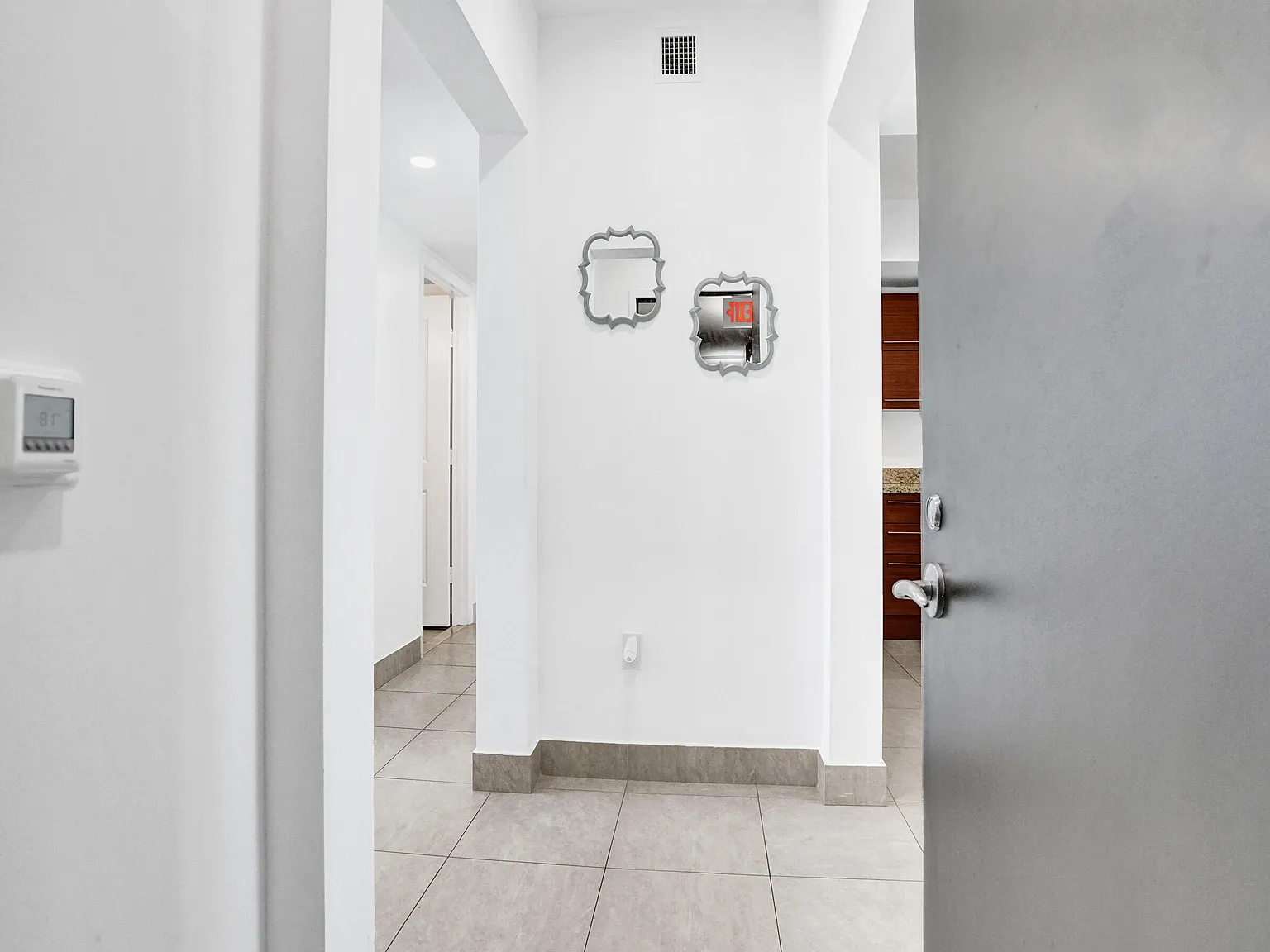 3 bed, 2.0 bath, 1271 sqft, $3,300 — Photo 3