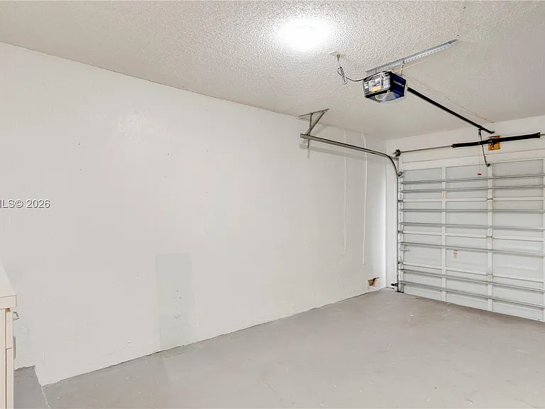6410 SW 112th Pl — Photo 15