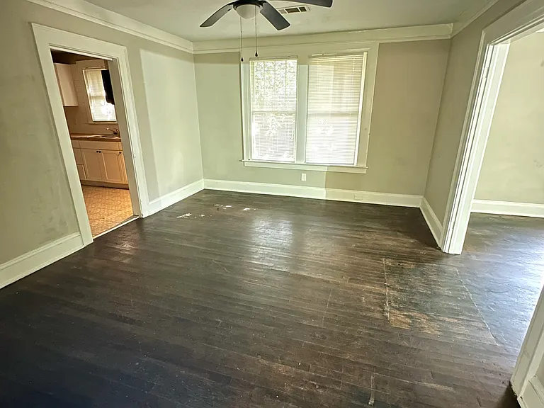 2509 Poplar St — Photo 9