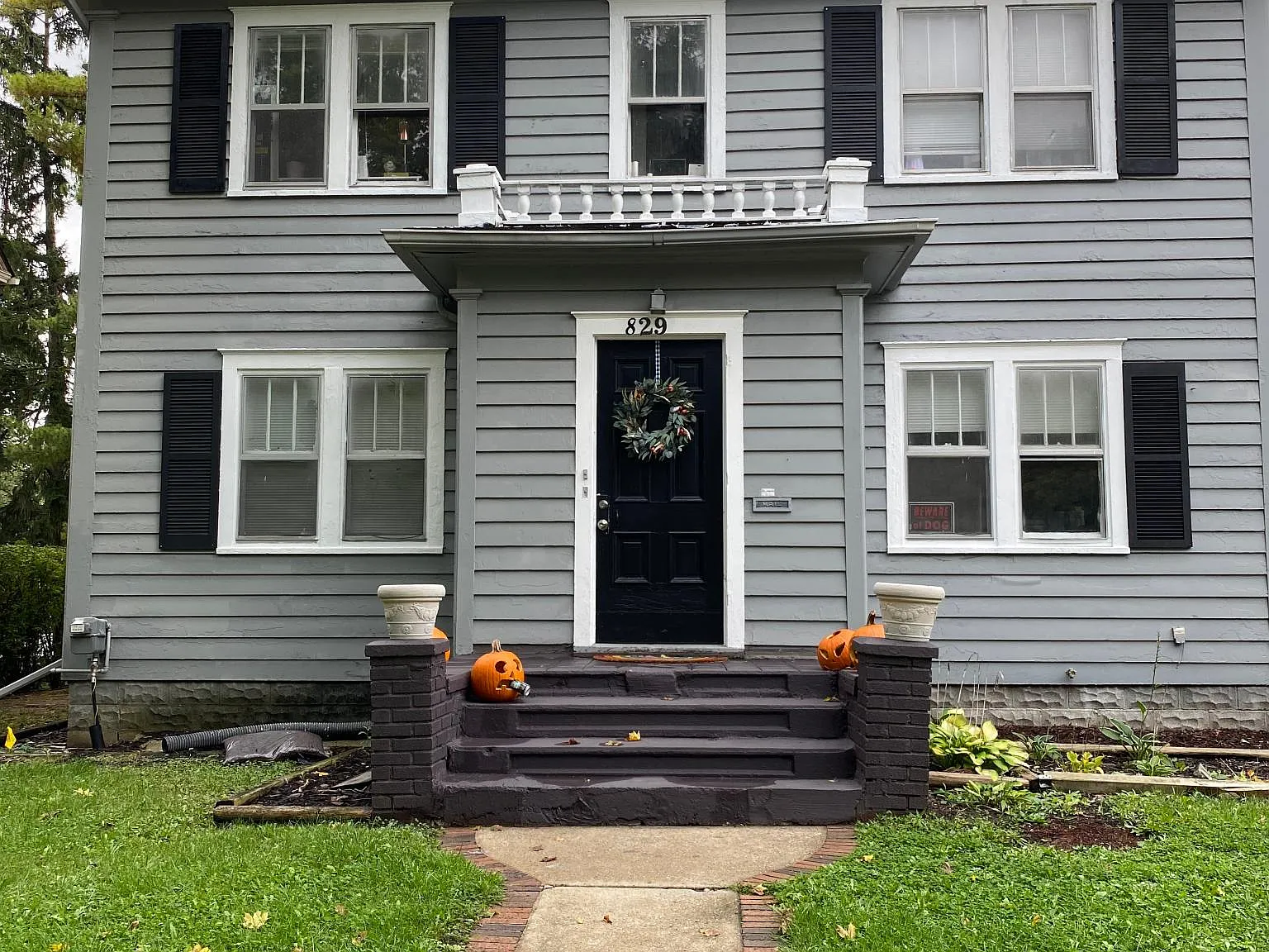 829 W Grand River Ave — Photo 1