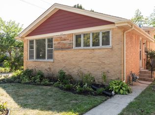 615 Pine St, Wilmette, IL