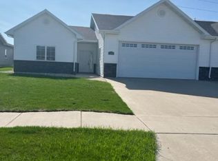 3506 20th St SE, Minot, ND 58701