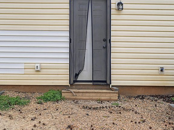 2nd image of 2826 Herndon Village Way