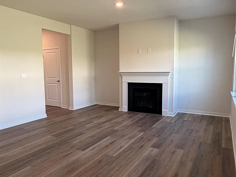 655 13th Avenue Dr NE — Photo 7