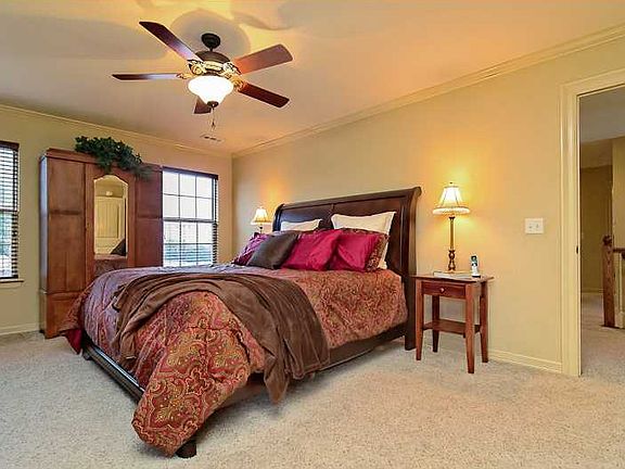 4th image of 7 NE Edgewater Ln