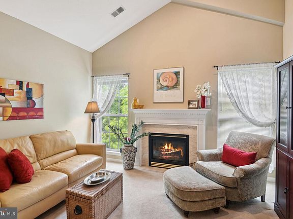 2nd image of 15614 Everglade Ln APT 405
