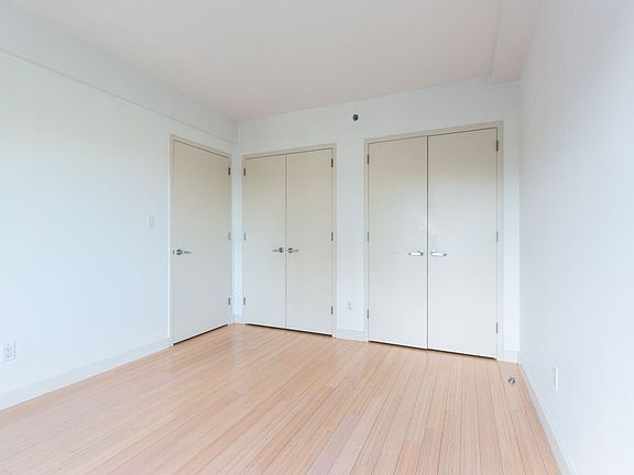 5th image of 426 Lafayette Ave APT 4D