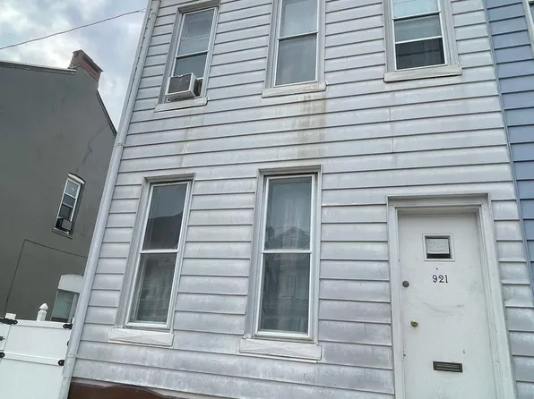 921 Green St, Reading, PA 19604