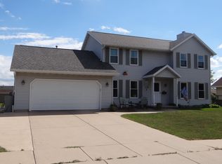 1139 Countryside Dr, De Pere, WI 54115