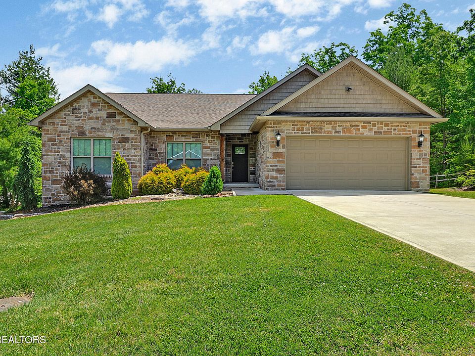1st image of 142 Forest View Dr
