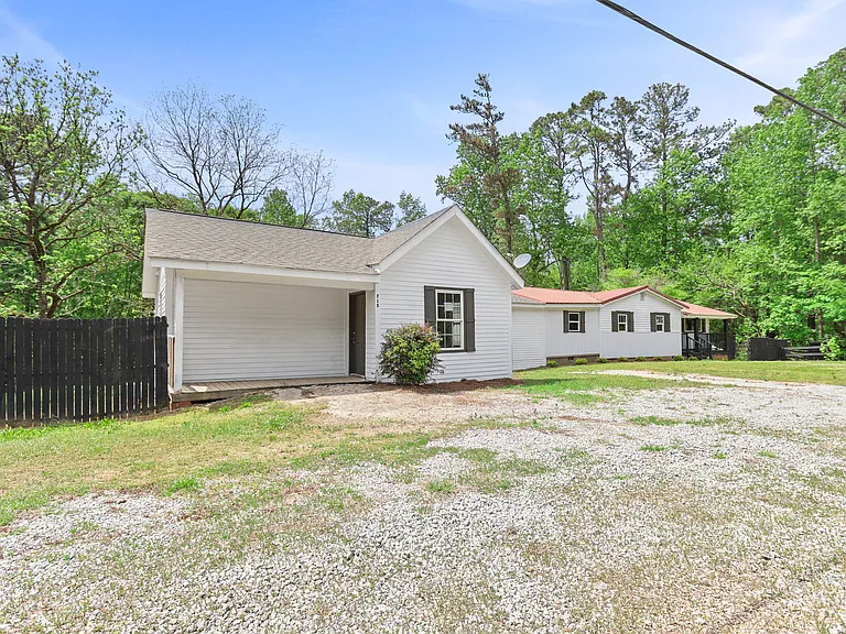 715 Corinth Rd — Photo 37