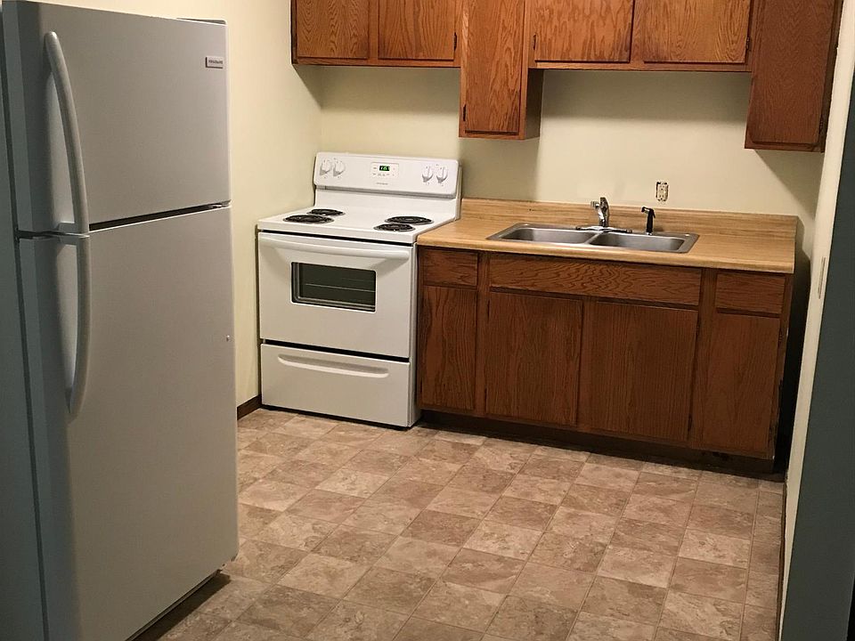 2nd image of 237 Hillside Cir APT 5