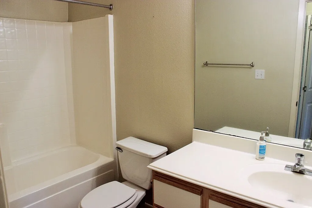 347 Stone Hill Dr - 4 — Photo 4
