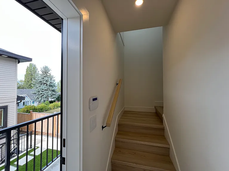 9328 Ebor Rd — Photo 6