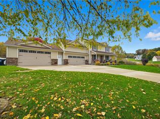 515 Hillside Dr, East Palestine, OH 44413