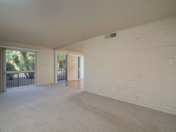 4th image of 2 W Greenock Dr #2A