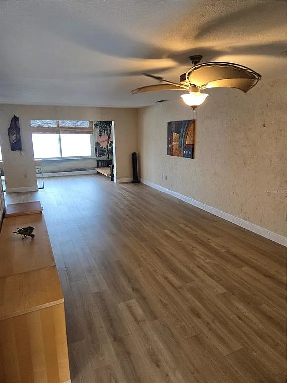 1 bed, 1.5 bath, 957 sqft, $1,800 — Photo 2