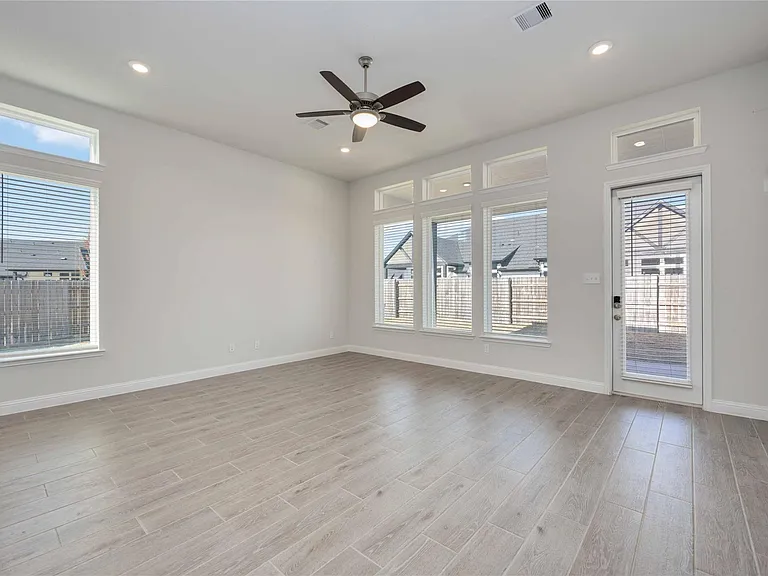 6306 Loquat Grove Ct — Photo 14