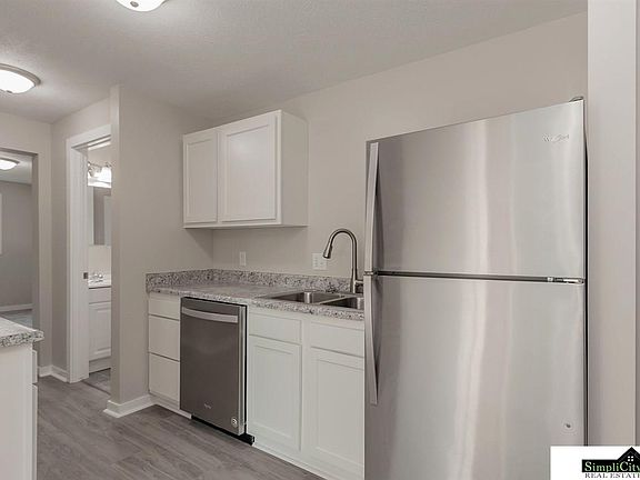 5th image of 14011 Jamestown St