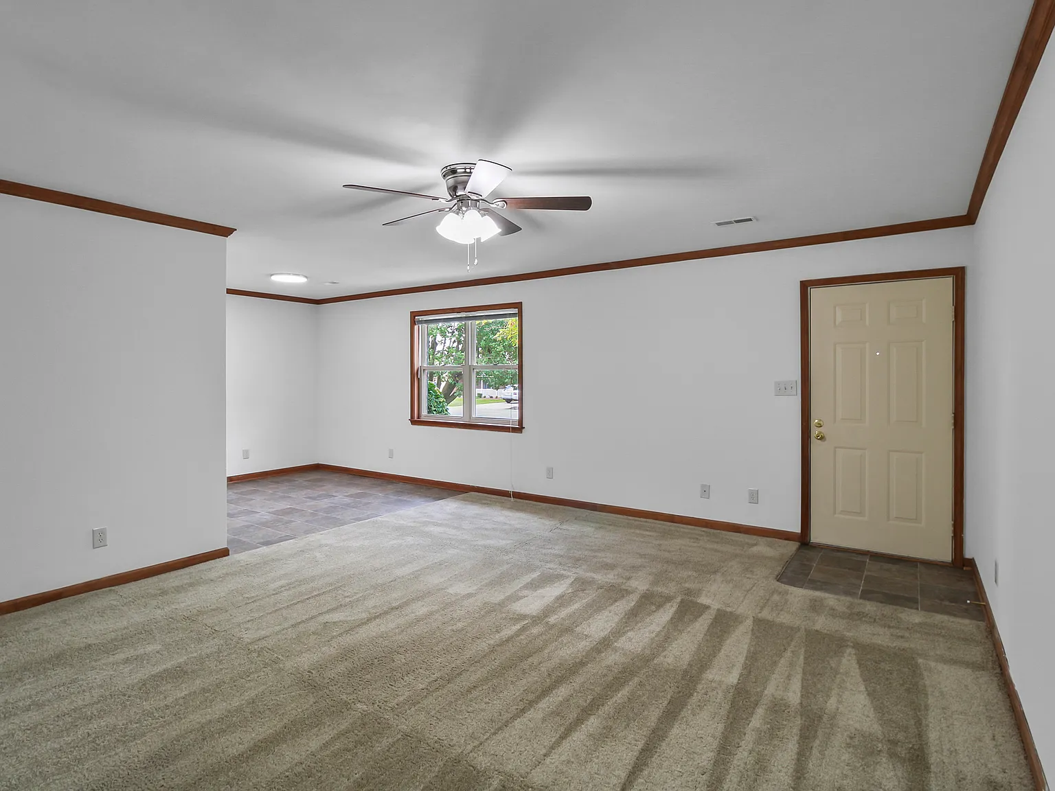 2 bed, 1.5 bath, 1050 sqft, $1,250 — Photo 4