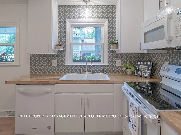 1059 Woodlake Ln — Photo 15