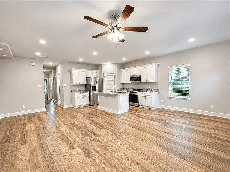 7158 Magnolia Crk #101 — Photo 2