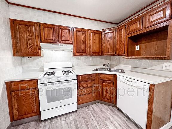 3rd image of 7801 Ruskin Way