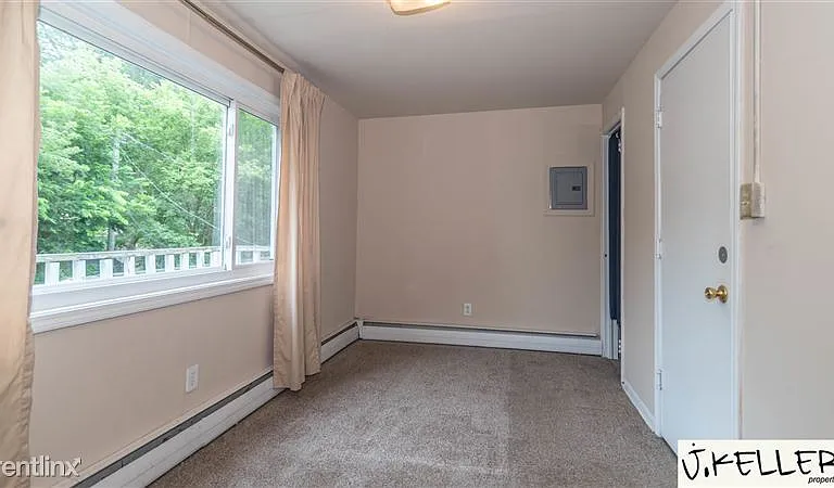 914 Woodlawn Ave — Photo 16