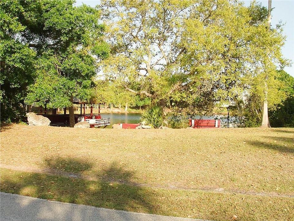 2nd image of 524 Cross Creek Cir